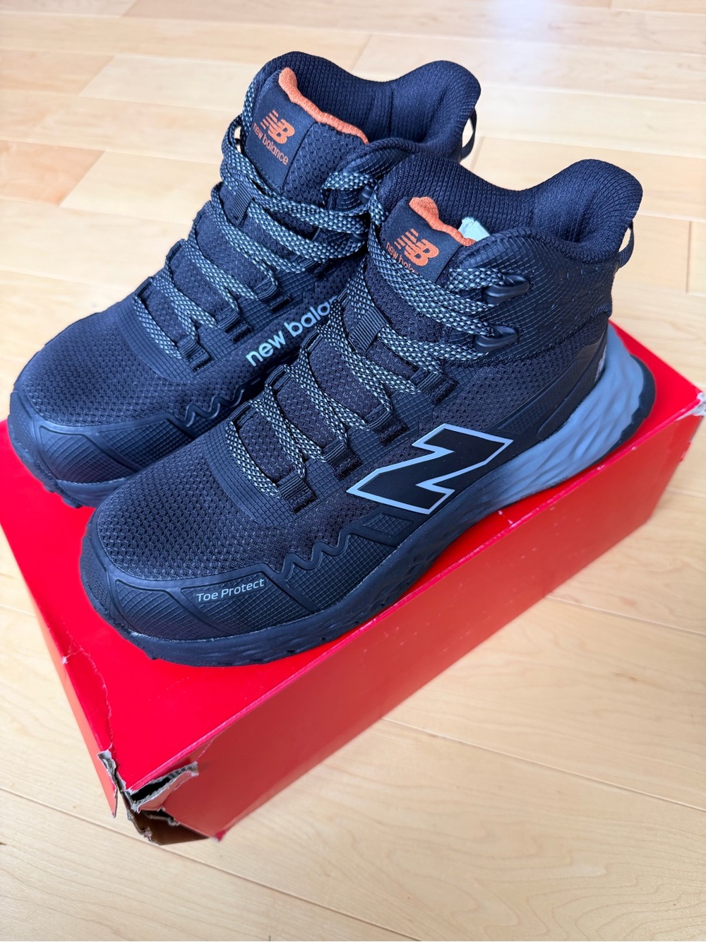 New Balance Cremorne Mid Composite Toe Work Boots Women 8 Wide Black Grey